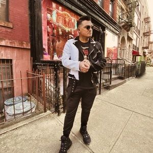 Meet your Posher, Adam